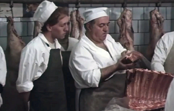 Их фотографии редко вывешивали на доску Почета, но уважение окружающих от этого не становилось меньше.