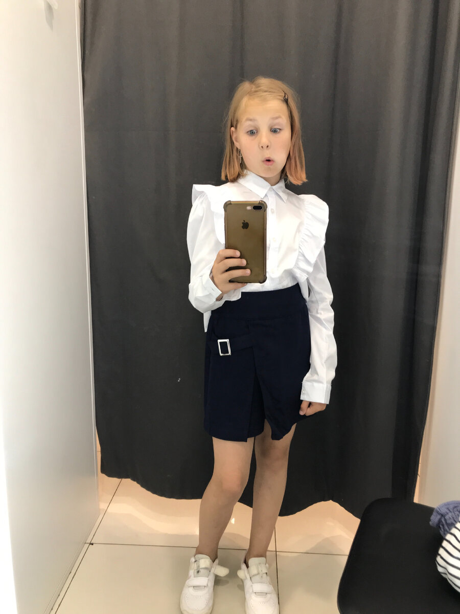 Это моя старшая дочь Полина. Она собирается идти в 4-й класс