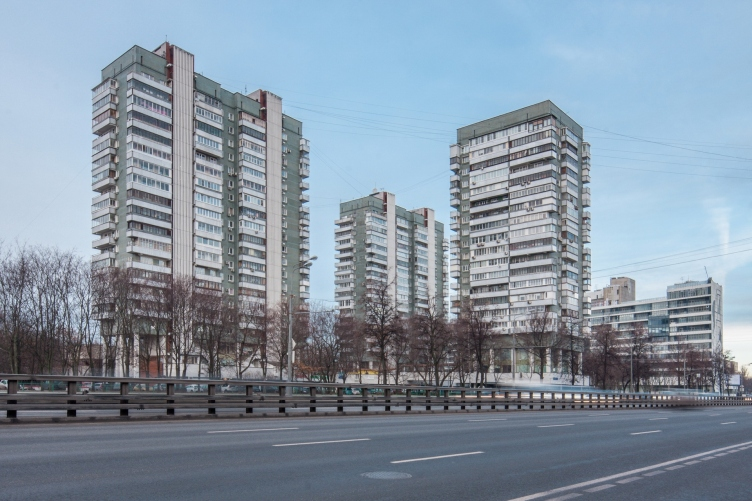Жилой комплекс "Лебедь". Москва, Ленинградское шоссе. Фото Денис Есаков, https://archi.ru/russia/67229/zhiloi-kompleks-lebed-na-leningradskom-shosse