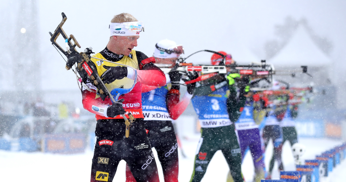 Норвежец Йосси Бё на переднем плане на стрельбище.  фото: картинки  яндекса.ю