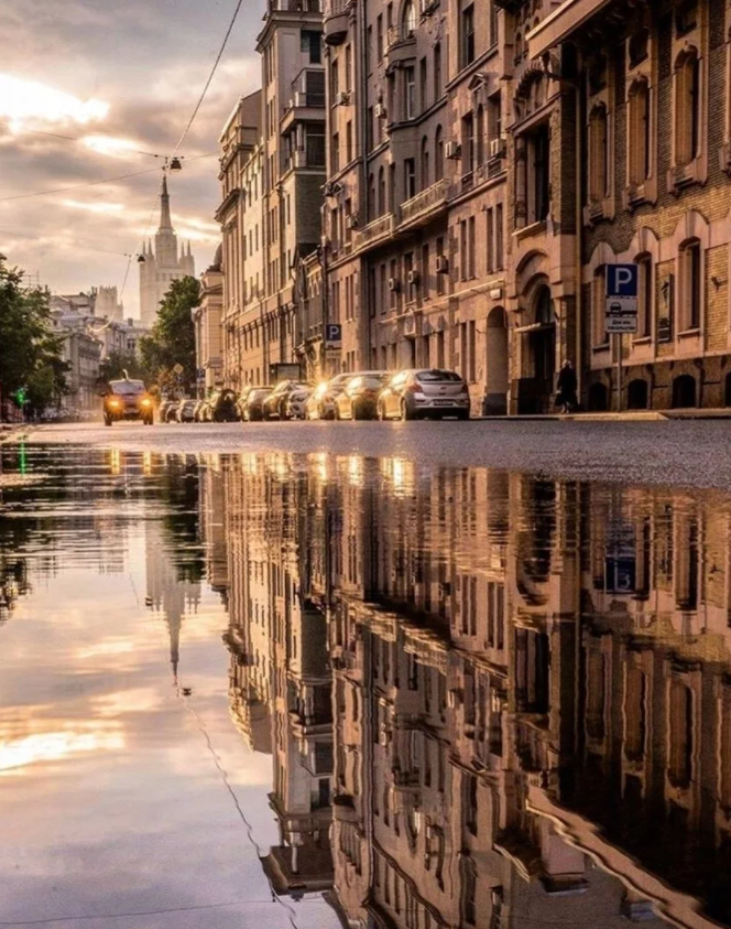 Столица дождей город. Город после дождя. Красивые улицы Москвы. Городской пейзаж. Красивый городской пейзаж.