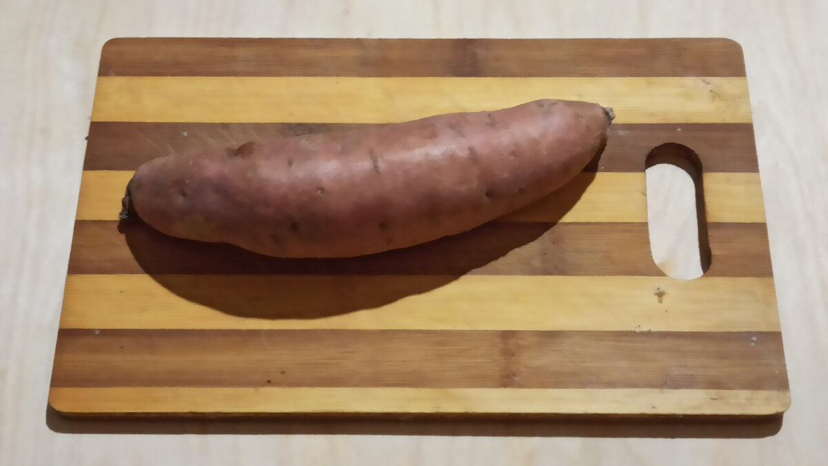 Выглядит как длинная картошка