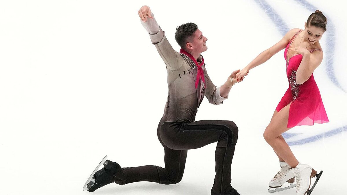Спортивная программа фигурное катание. Мишина и Галлямов короткая. Фигуристы пары муж и жена. Чайковская фигурное катание. Чемпионат Европы фигурное катание 2022 спорт пары.