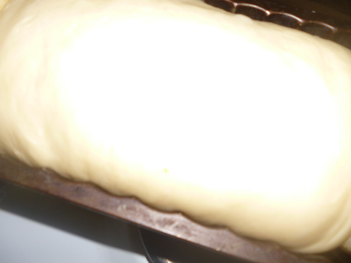 Пирог "Невский". Пышная сдоба, пропитанная сиропом, с масляным кремом. Это очень вкусно!
