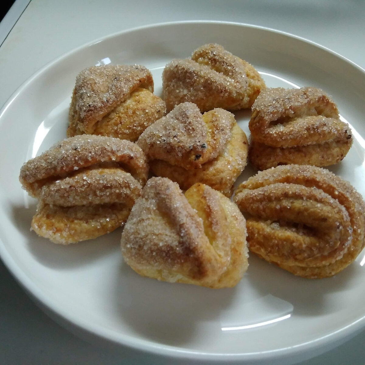 Творожное печенье ушки с сахаром
