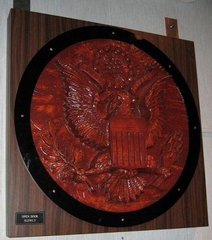  Подарок послу от... кхм, пионерии.