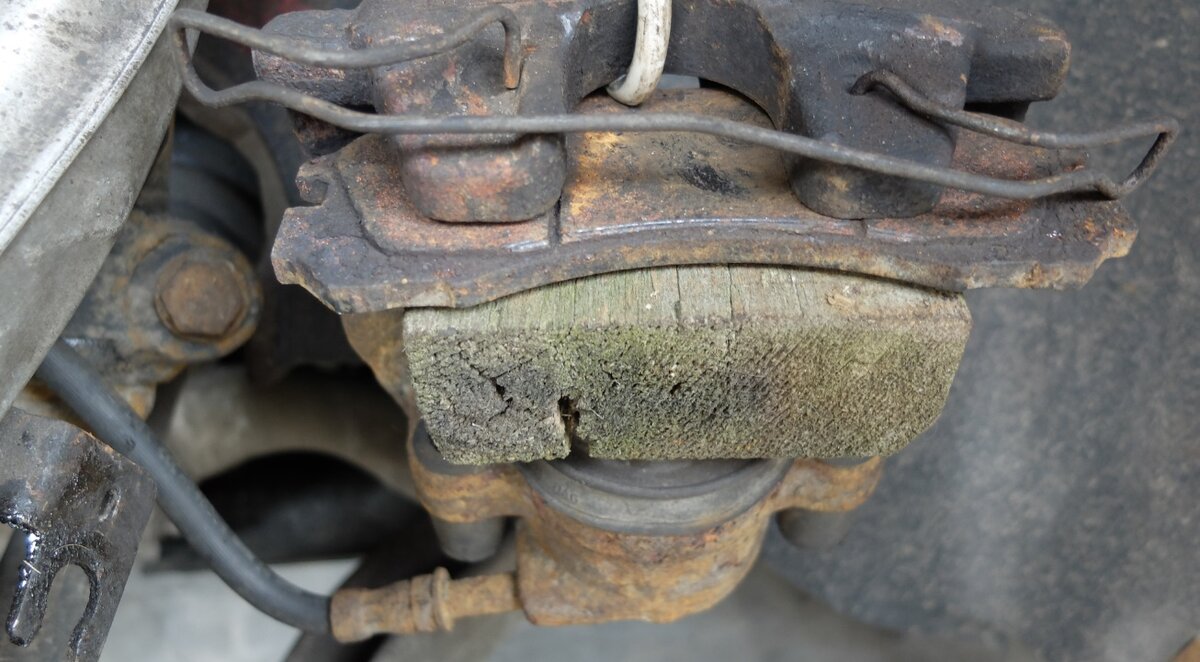 сайлентблок подрамника двигателя акцент 1. болт приемной трубы альмера классик. скрежет при трогании. скрип задней подвески volvo s60 2012. стук на кочках в передней подвеске ваз 2114.