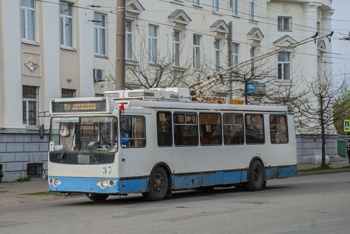 Костромской троллейбус  ЗиУ-682Г-016.02, фото https://transphoto.org/photo/1612323/, автор kto-to-to