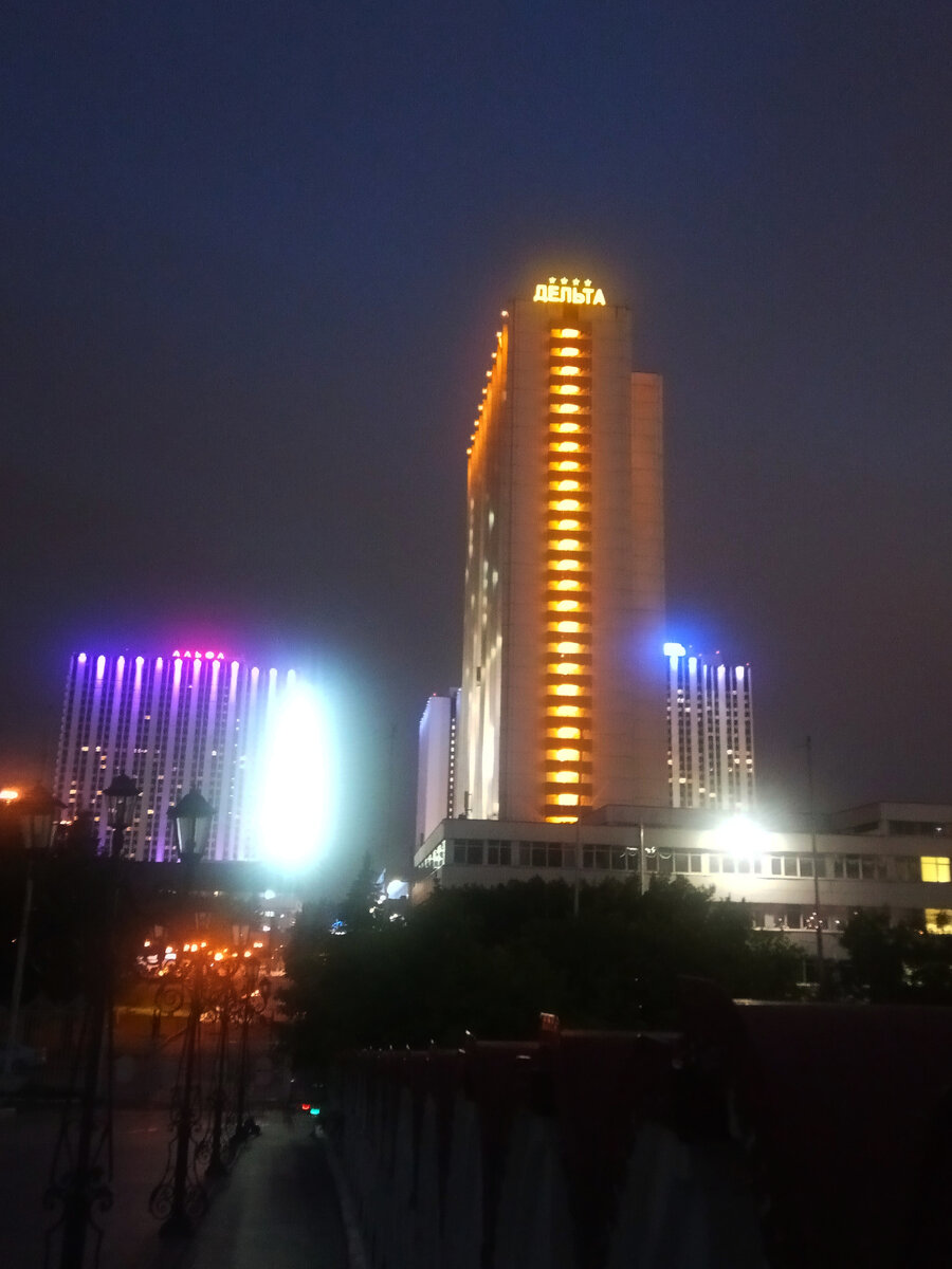 Ночной отельный комплекс "Измайлово". Красота не только днём, но и ночью 😍