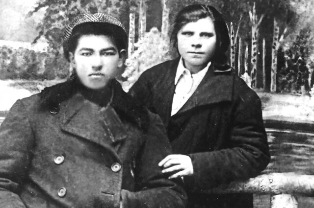 Бабушка и дед Натальи, Петр и Анфиса Лебедевы. Фото из семейного архива. 