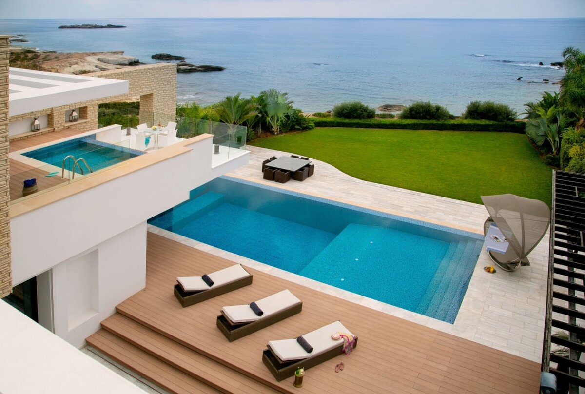 Роскошная вилла курорта St Georges Hotel & Resort, Кипр