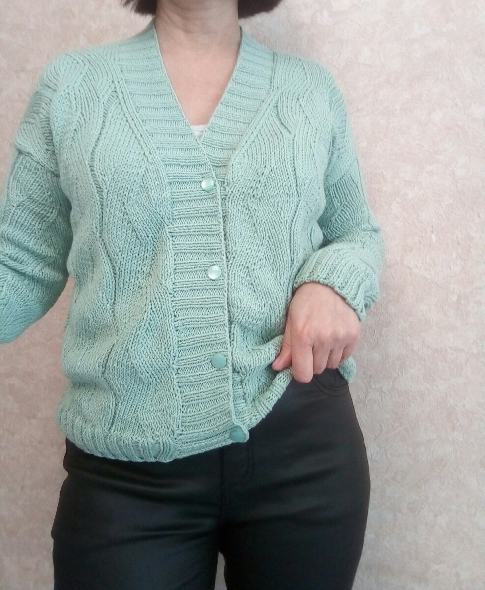 Мой кардиган, еще без карманов