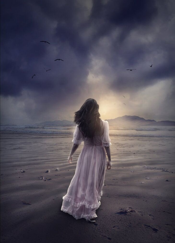 И такое бывает в жизни, когда ты любишь человека всем сердцем, а он этого не ценит, подрывая твоё доверие. А когда уже понимаешь, что это было не взаимно, ты начинаешь остывать и отпускать свои чувства. И в конечном итоге вы расстаётесь. А потом вас хотят вернуть, но уже поздно. Так как это и была его любовь. Не зря говорят: " Что имеем, не храним, а потерявший плачем". 