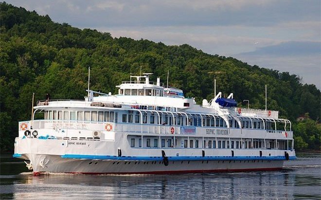    Теплоход «Борис Полевой»