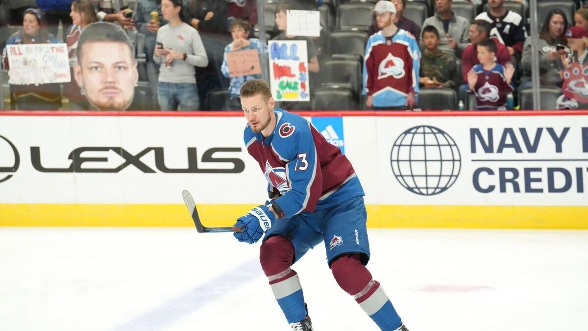    Хоккеист "Колорадо Эвеланш" Валерий Ничушкин© Фото : twitter.com/avalanche