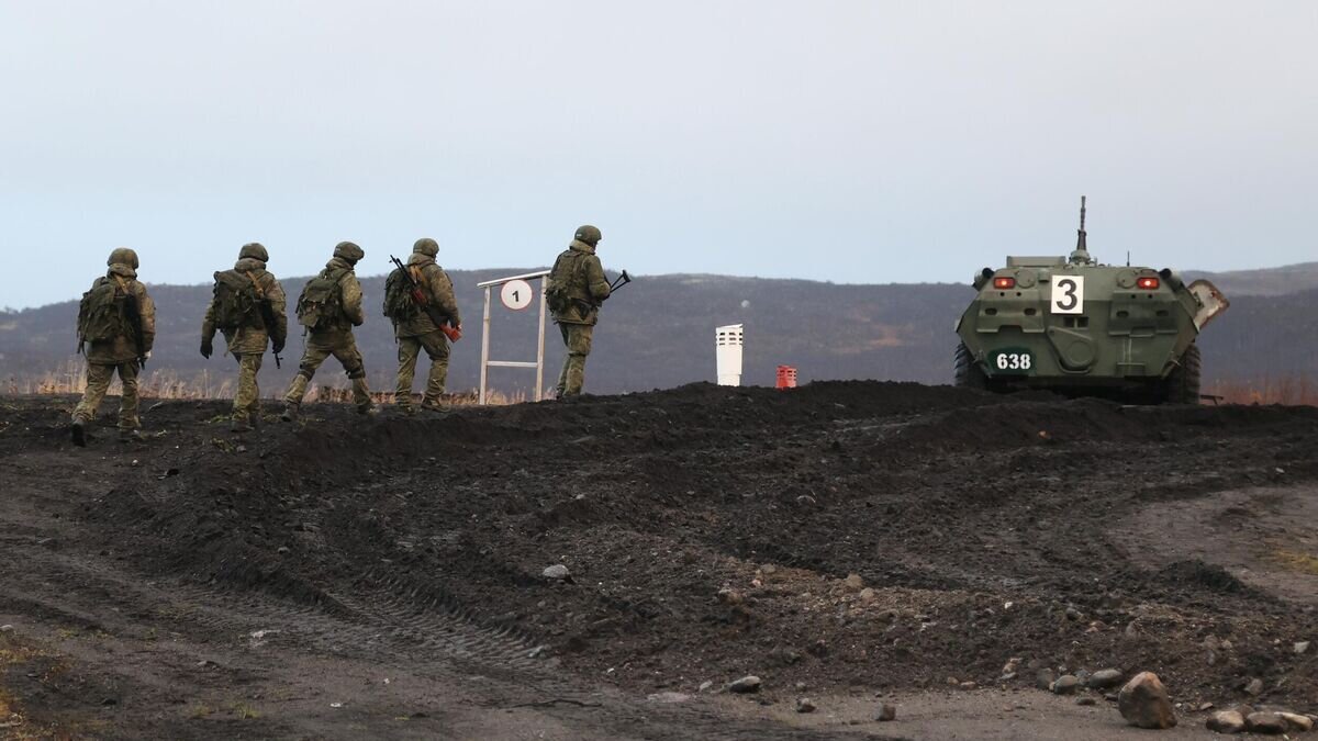    Военнослужащие из числа мобилизованных из республики Коми на занятиях по военной подготовке на учебном полигоне© РИА Новости / Павел Львов