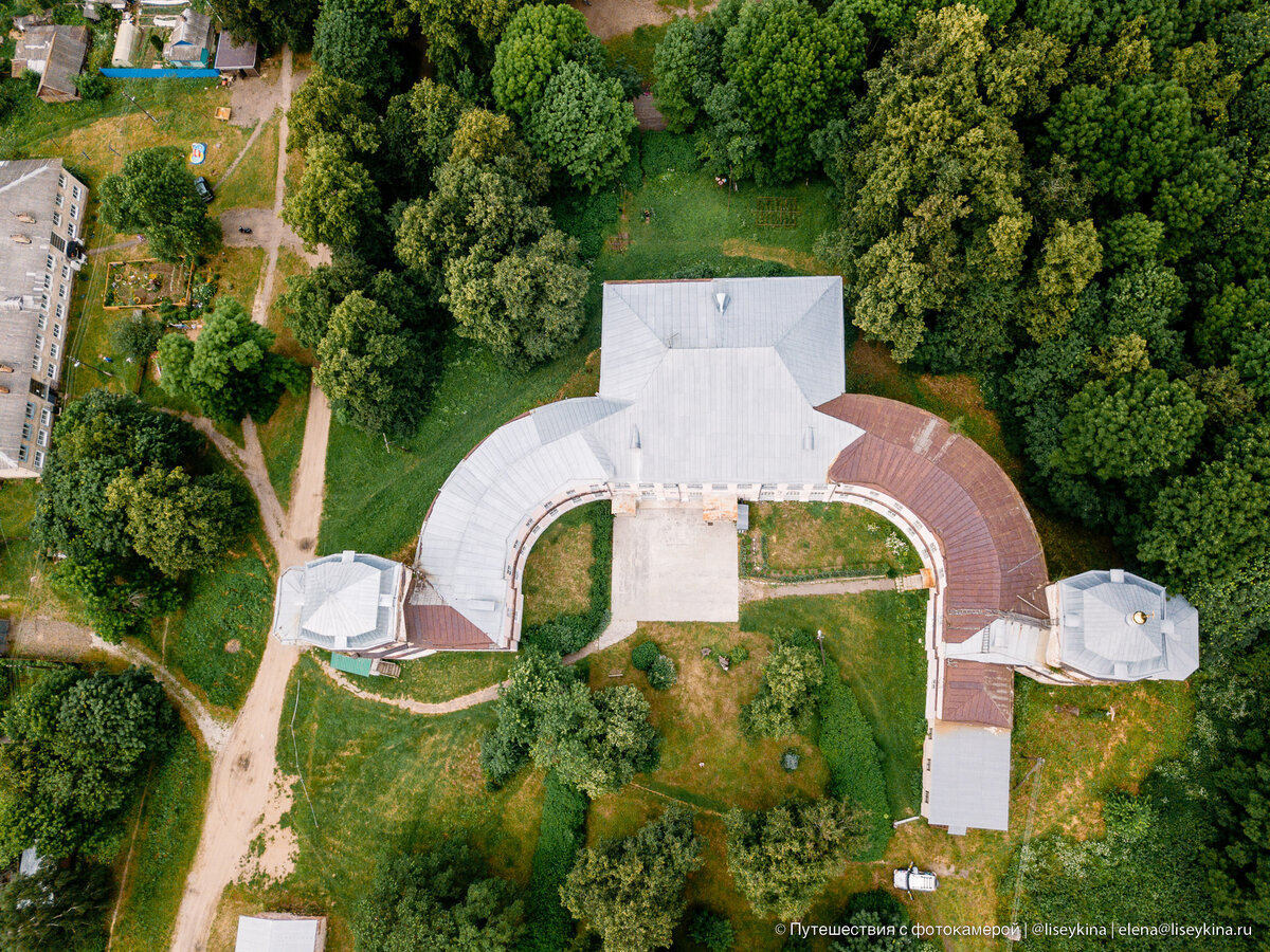 Усадьба смоленское ярославская область. Огромный дворец который строили очень долго.