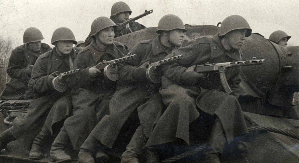 Бойцы Уральского добровольческого корпуса