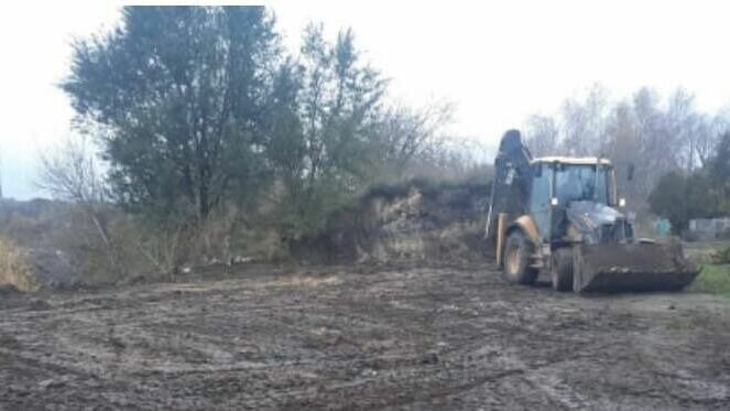     С территории кладбища вывезли более 30 тонн мусора, сообщила городская мэрия.