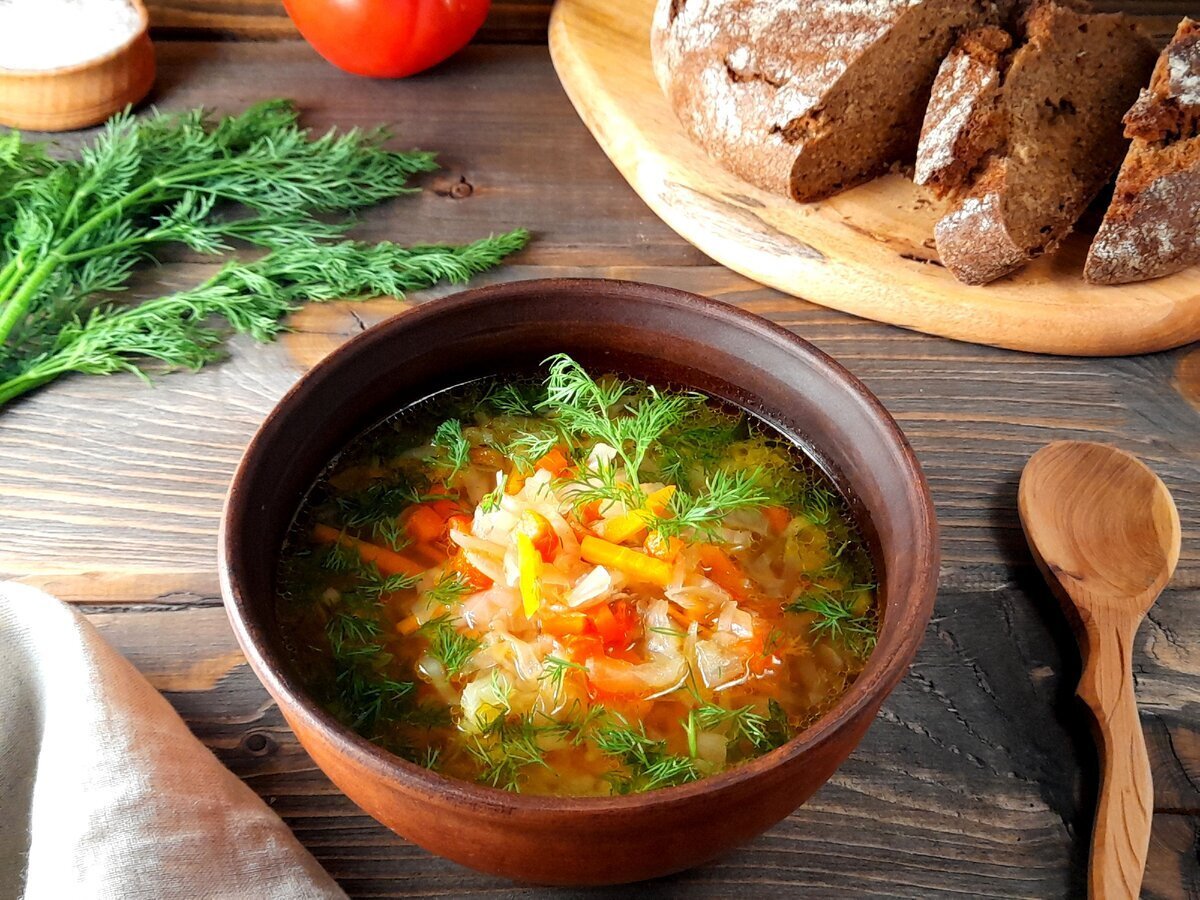 Если щи хороши другой пищи не ищи. Щи почему так называется. Щи почему так называется. Щи с квашеной капустой. Наваристые русские щи.