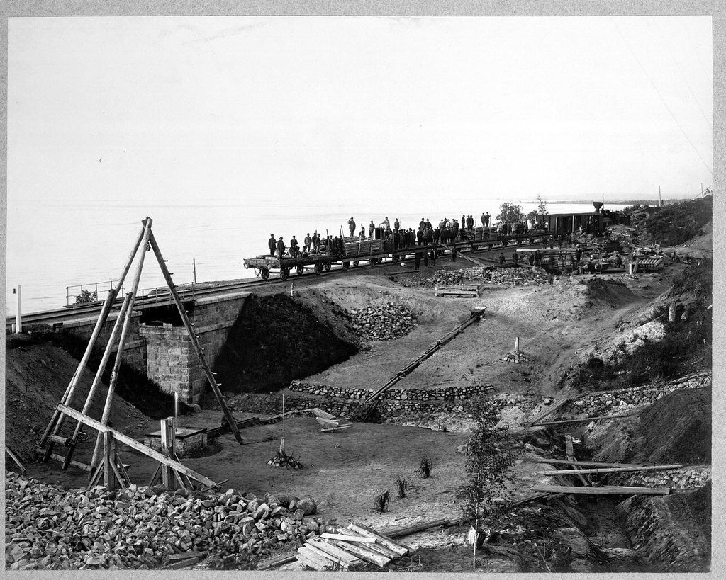 Строительство подхода к туннелю.