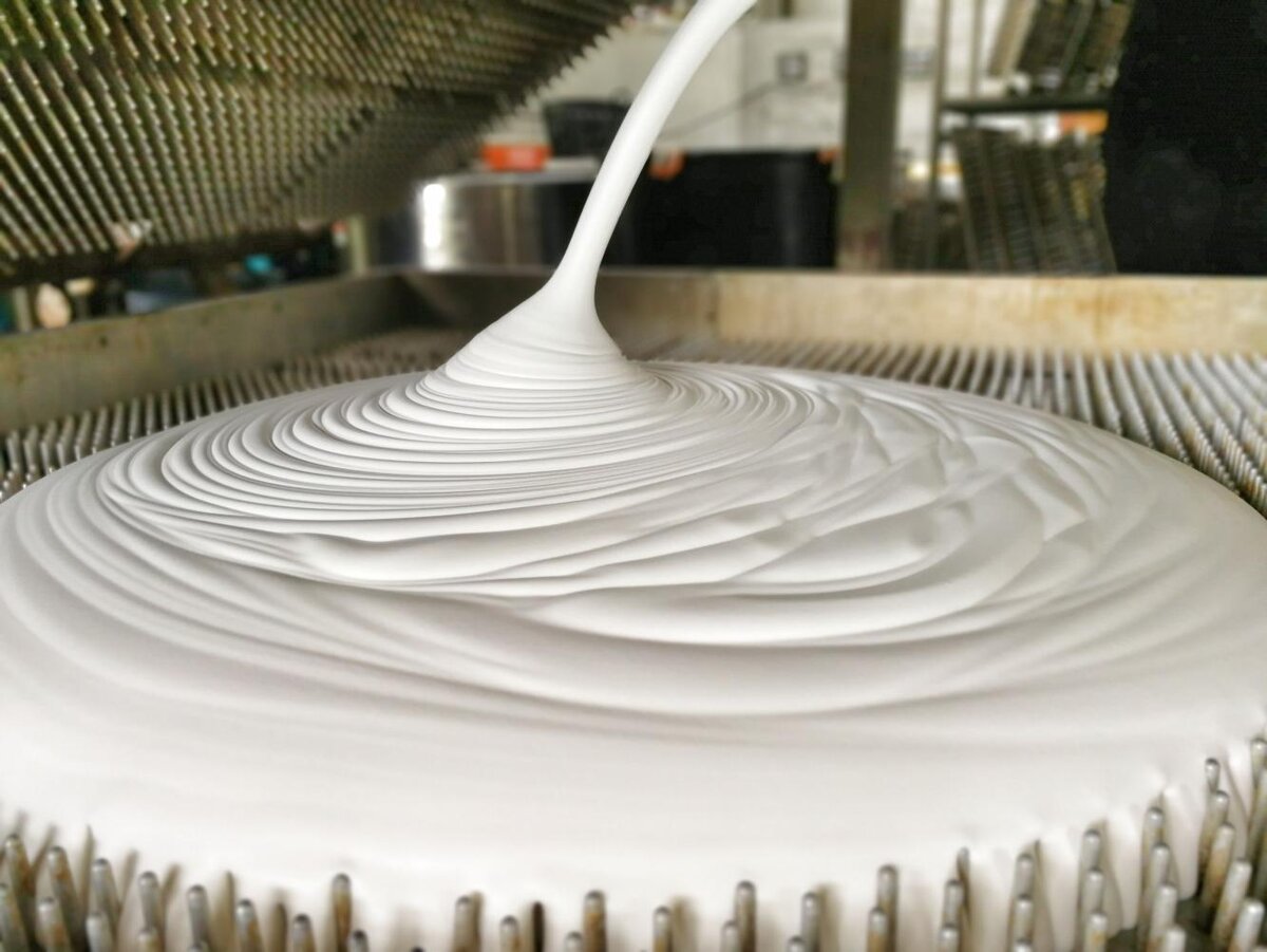 Помещение вспененного латекса в специальную форму