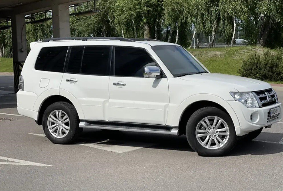 Mitsubishi Pajero IV
