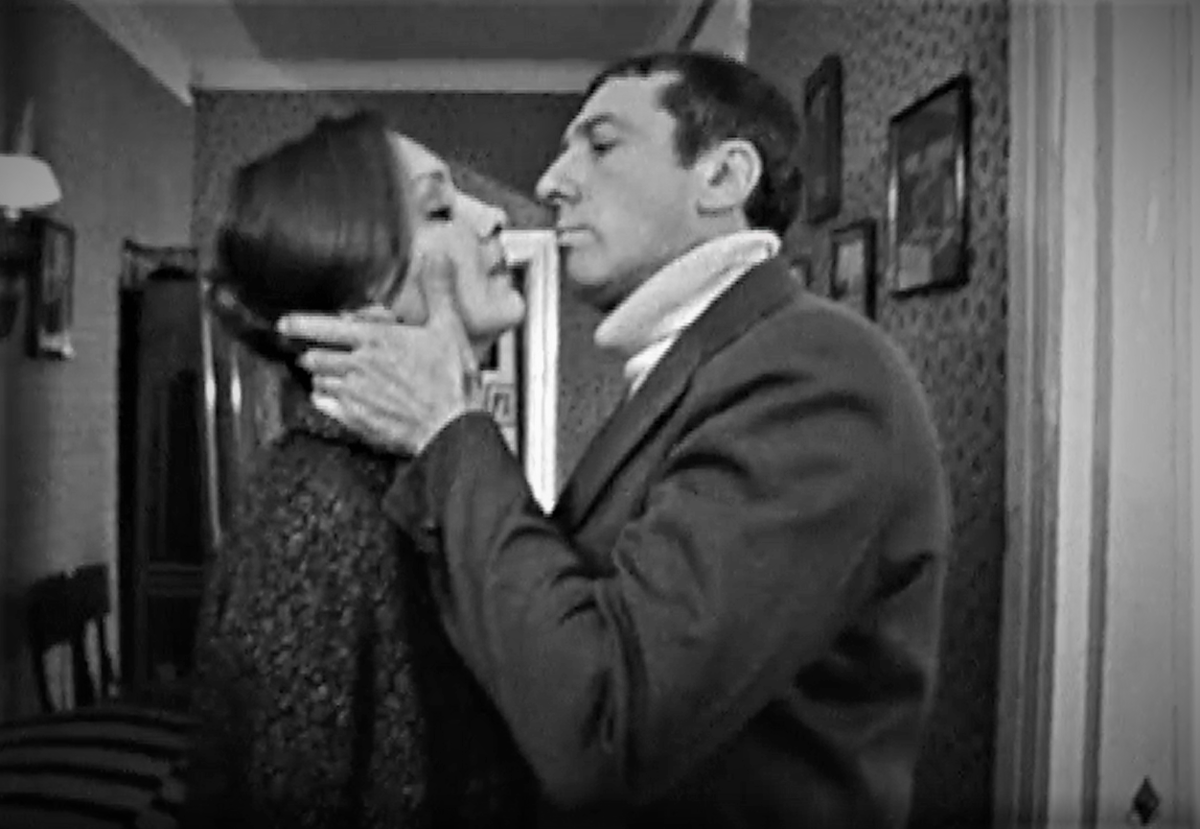 Кадр из телепрограммы "Драматургия и театр. Театр Чехова" (1979)