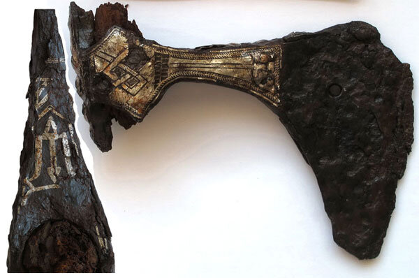 Так выглядит сейчас топор из Шекшова, восстановленный археологами Государственного исторического музея (ГИМа)