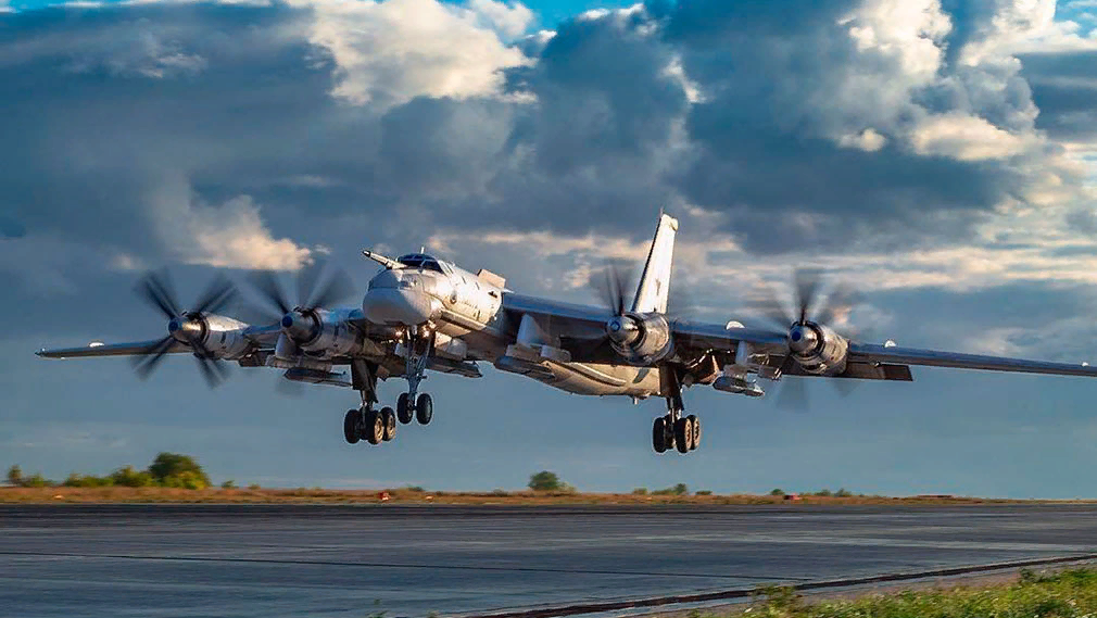 СТратегический бомбардировщик Ту-95. Источник изображения: https://voennoedelo.com