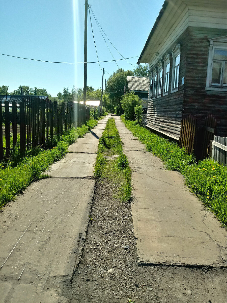 А вот в деревне летом даже в жару хорошо