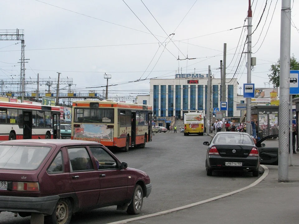 Автобус на вокзальной площади Перми