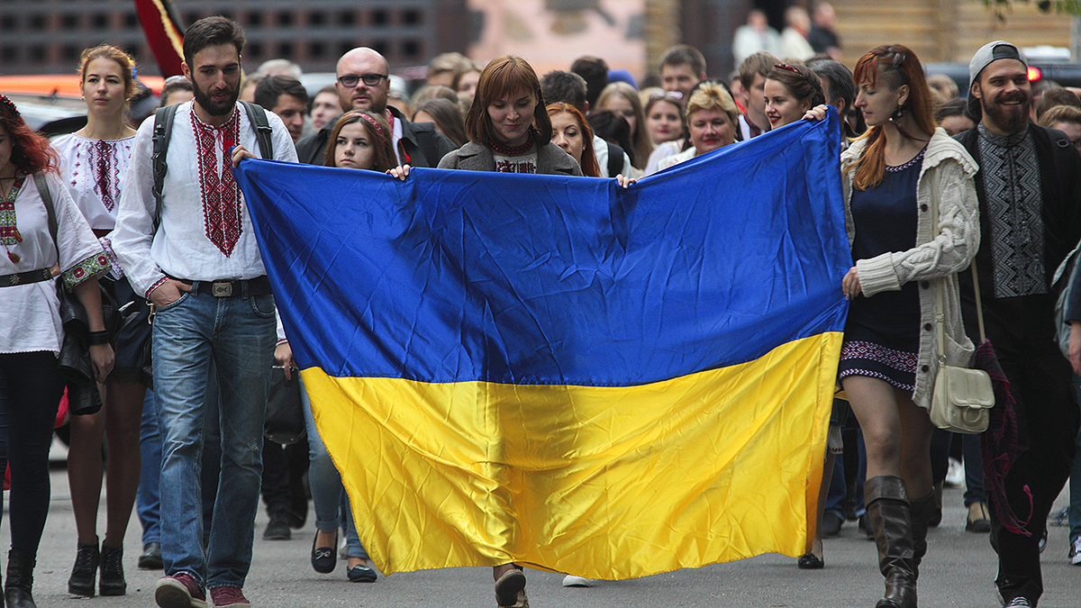 Украинцы люди. Украинские граждане. Украинцы фото. Украина для украинцев.