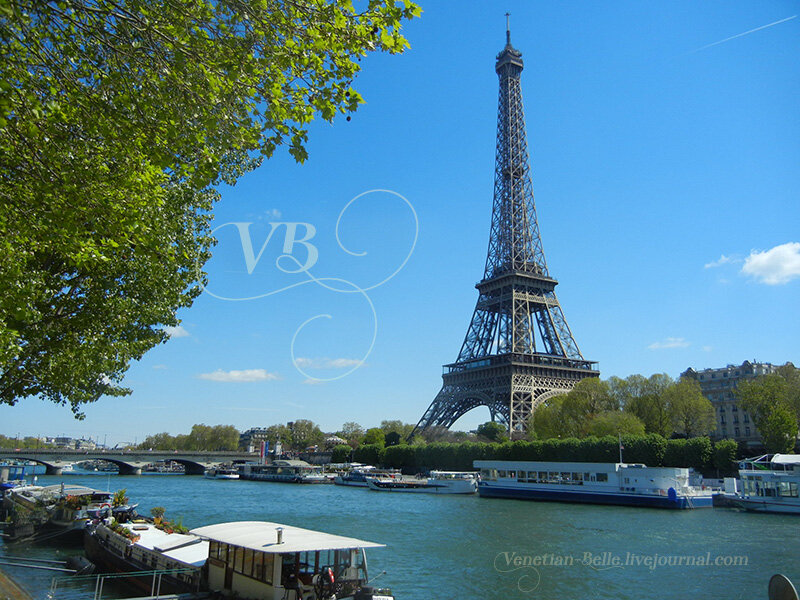 Париж. Эйфелева башня. Вид с набережной Сены