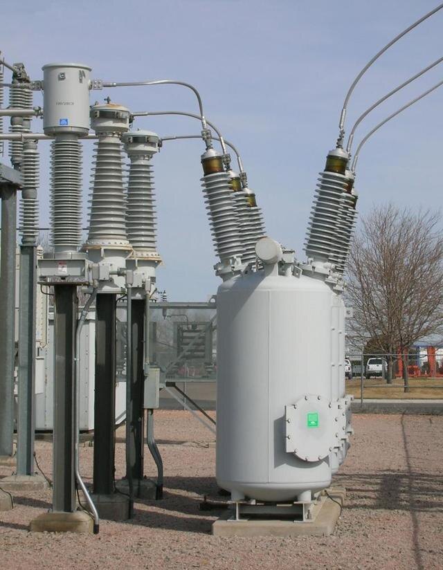 Масляный автоматический выключатель.