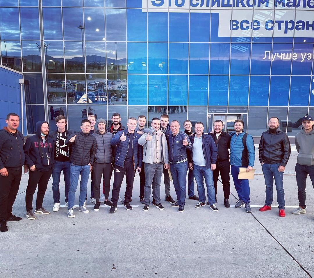 Фото из instagram Юрия Пащинского (@pashinskiy) На фото, слева на право: 
Ласуков, Володин, Зайцев, Мадаминов, Чепиков, Евстигнеев, Абрамов, Меховов, Силачёв, Пащинский, Крыжановский, Пешеходько, Кузьмин, Паламарь С, Паламарь Е, Новосад, Белозеров, Ливада