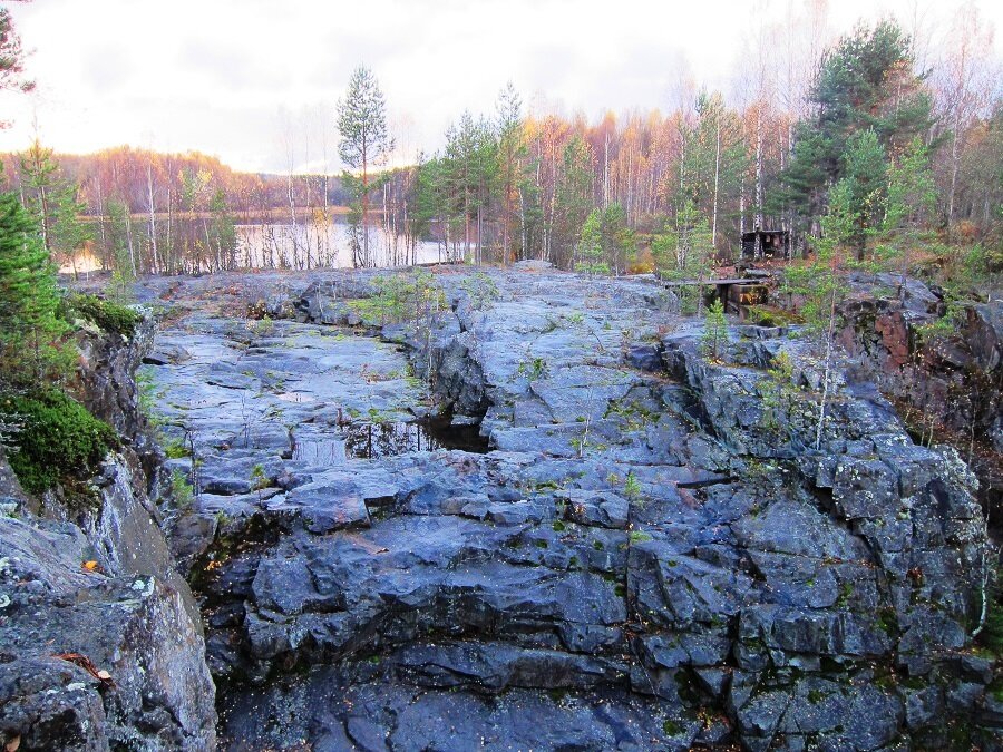 Погода в кривом пороге кемский. Водопад Гирвас Карелия. Пор-порог Карелия. Река суна Карелия. Поселок Гирвас.