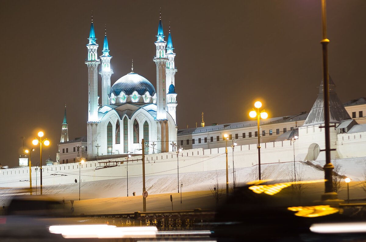 Мечеть Кул-Шариф вечером. Фото: © Виктор Башкир  