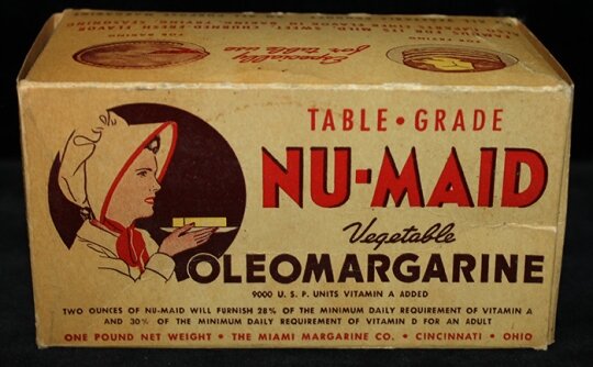 упаковка с маргарином