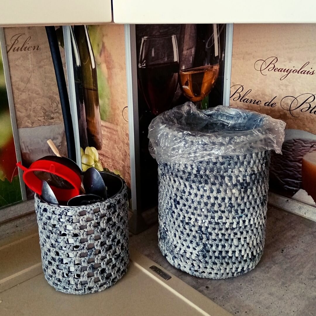 мусорка из 5-литровой бутылки