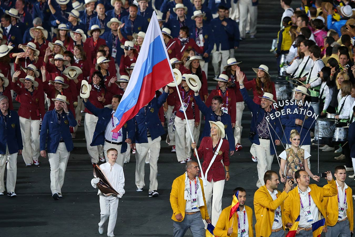 Флагоносец. Олимпийская сборная России 2012. Россия на Олимпийских играх в Лондоне 2012. Открытие Олимпийских игр в России.