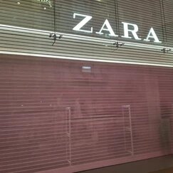 Zara приостановила свою работу