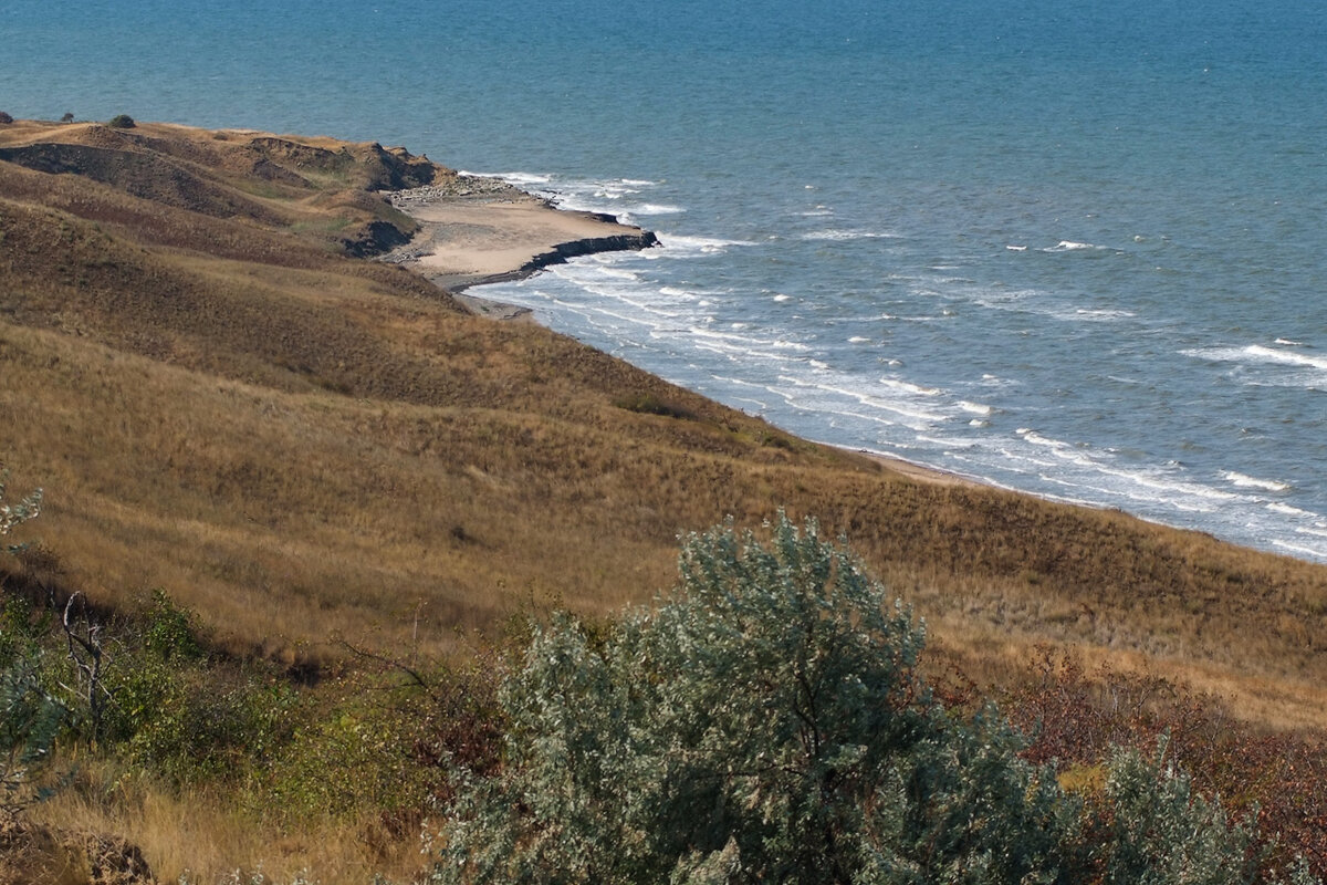 Новообразование возле берега (подъем дна) в районе посёлка Приазовский, 2011 год.