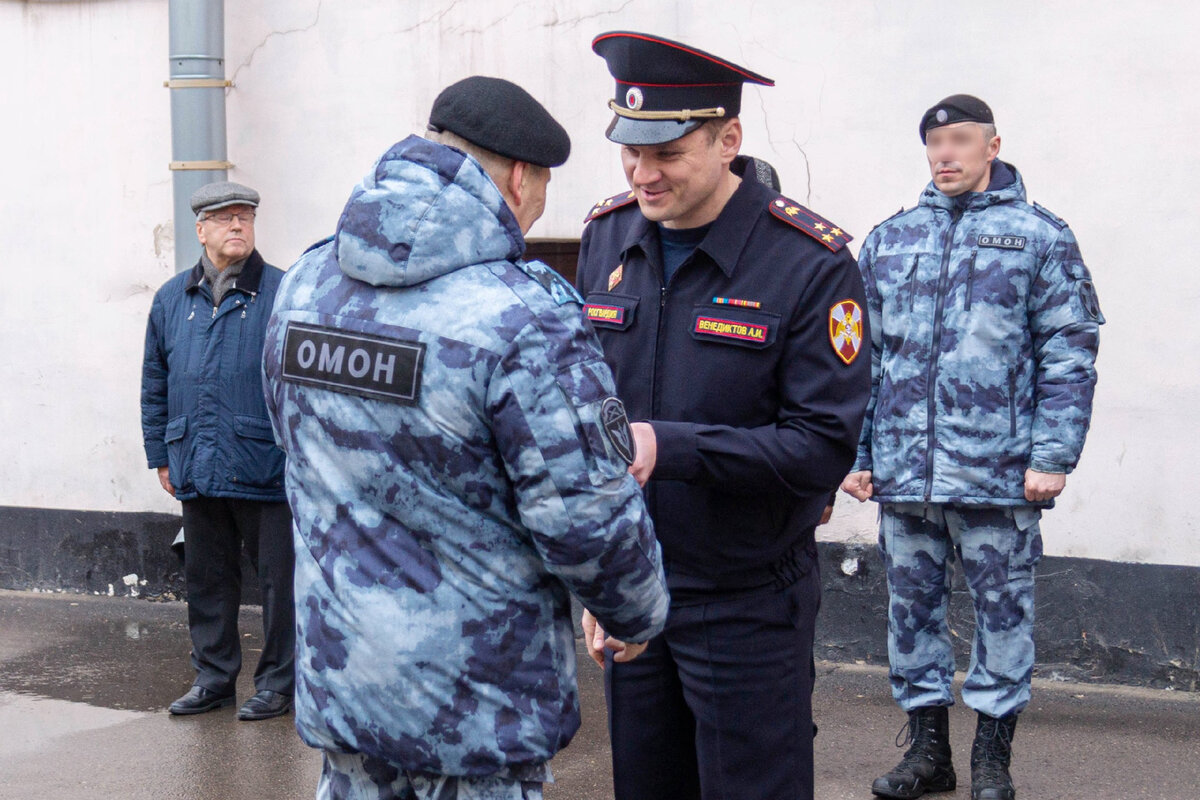 Для омичей устроили экскурсию по самому засекреченному подразделению Росгвардии