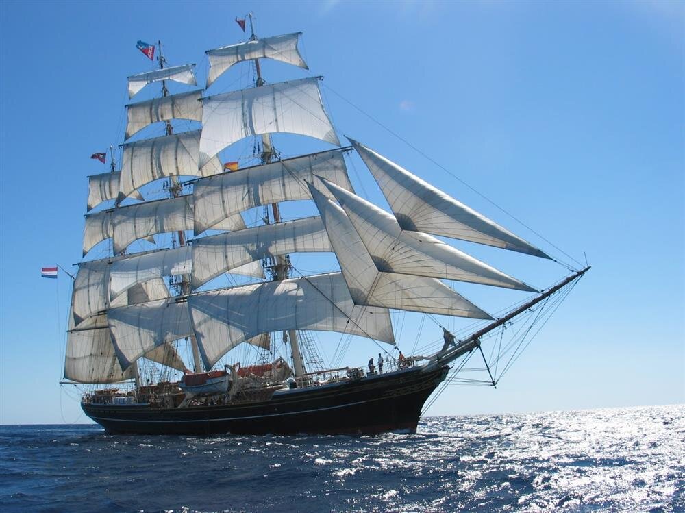 Парусный клипер «Stad Amsterdam». Фото: ivent-sailing