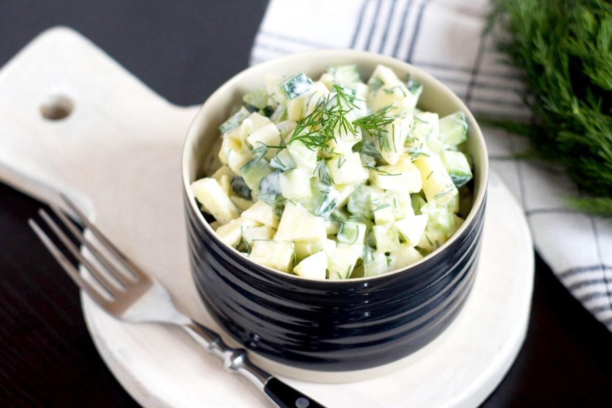    Ингредиенты  Шаги Шаг 1 . Подготовьте продукты для приготовления салата с огурцом яблоком и сельдереем.