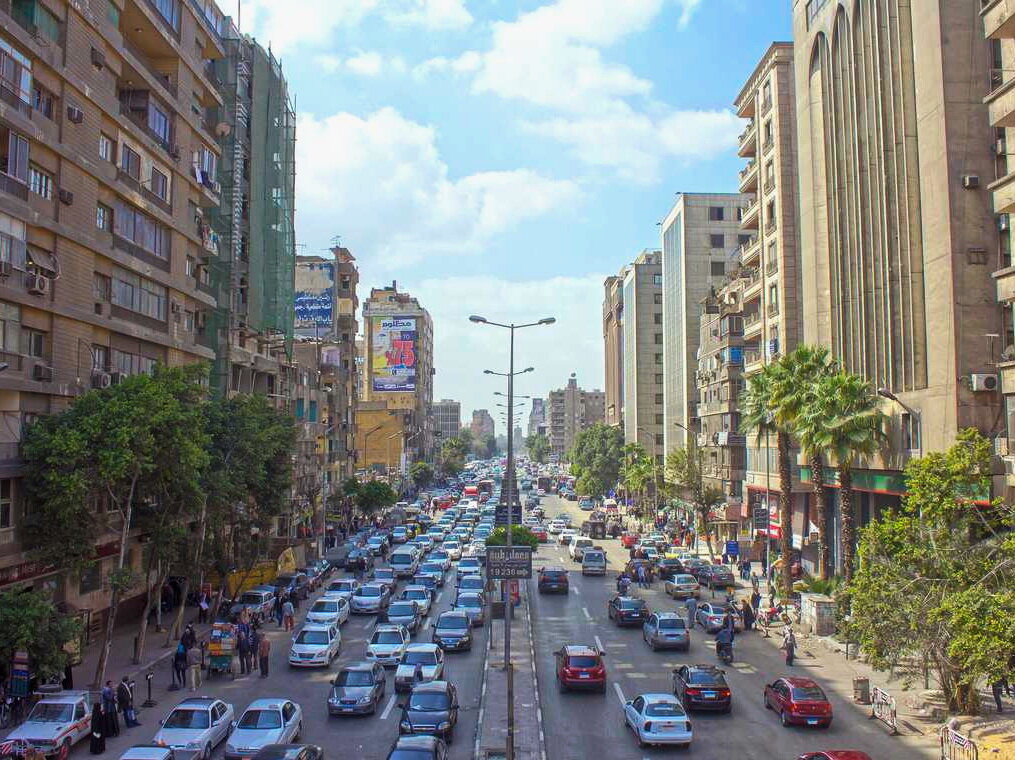 Одна из главных улиц района Докки. 