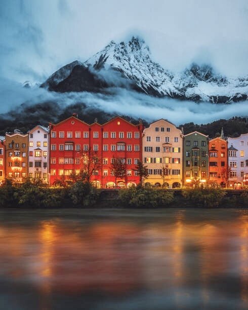 Это не фотошоп, вроде, это Инсбрук. 