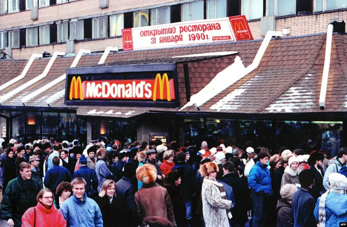 очередь в первый макдональдс в москве 1990