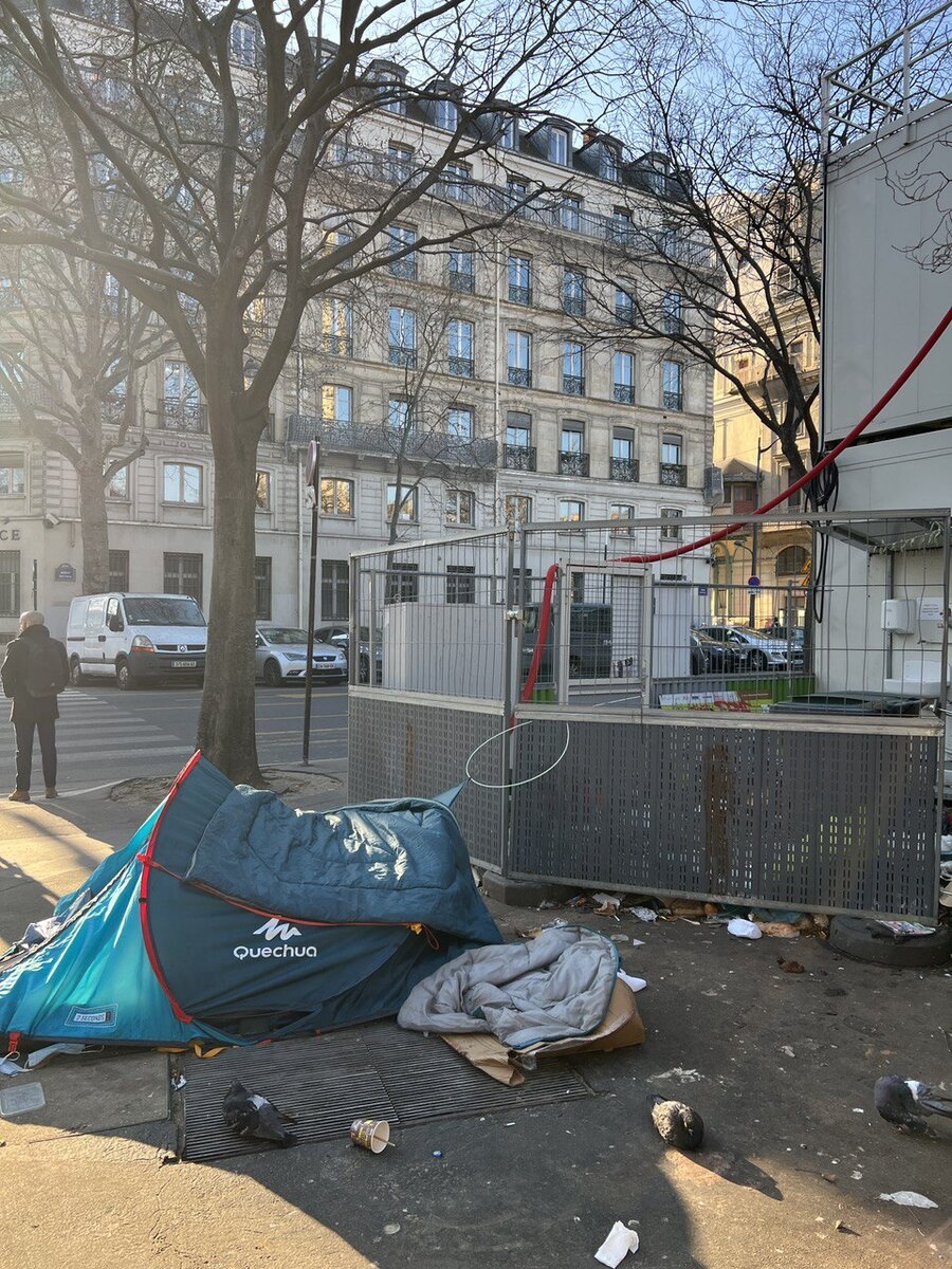 Палатка в центре Парижа - почему бы и нет?